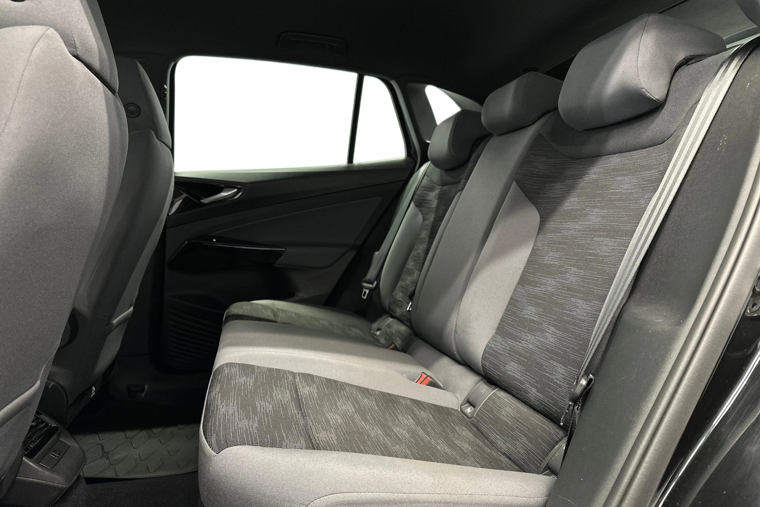 musta Volkswagen ID.4 2023 kuva 11.