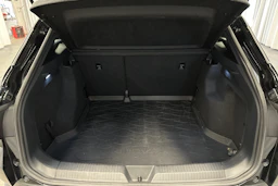 musta Volkswagen ID.4 2023 kuva 15.