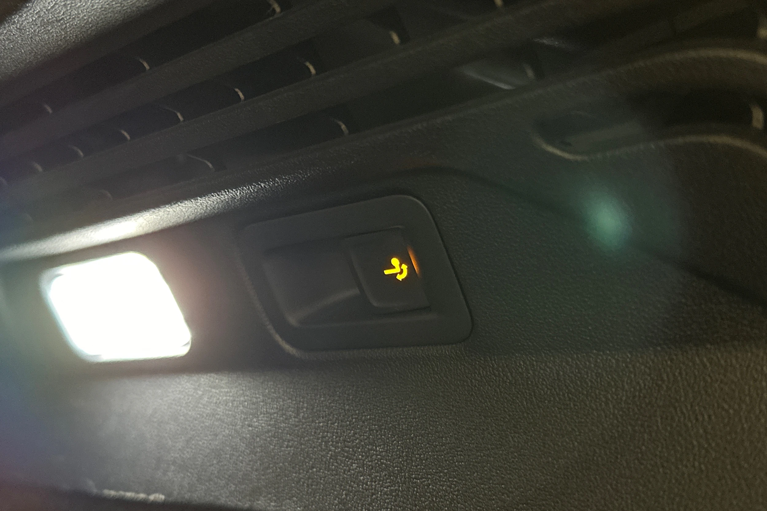 musta Volkswagen ID.4 2023 kuva 16.