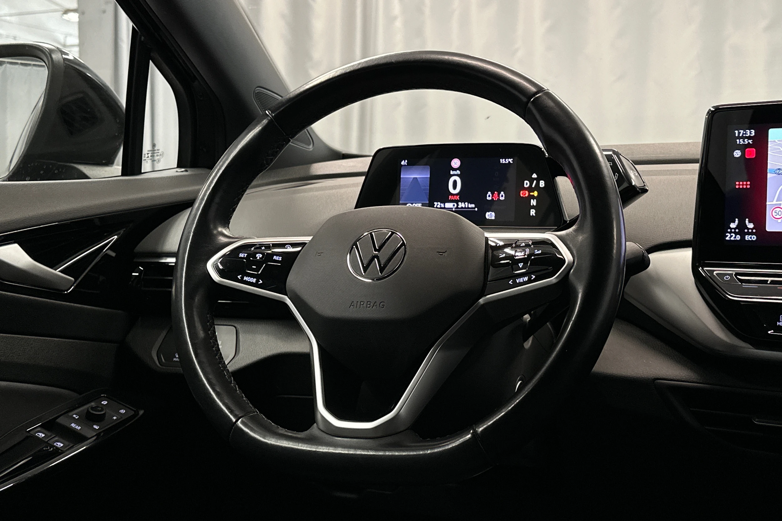 musta Volkswagen ID.4 2023 kuva 18.