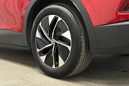 punainen Volkswagen ID.4 2023 kuva 13.