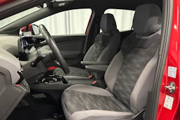 punainen Volkswagen ID.4 2023 kuva 17.