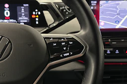 punainen Volkswagen ID.4 2023 kuva 20.