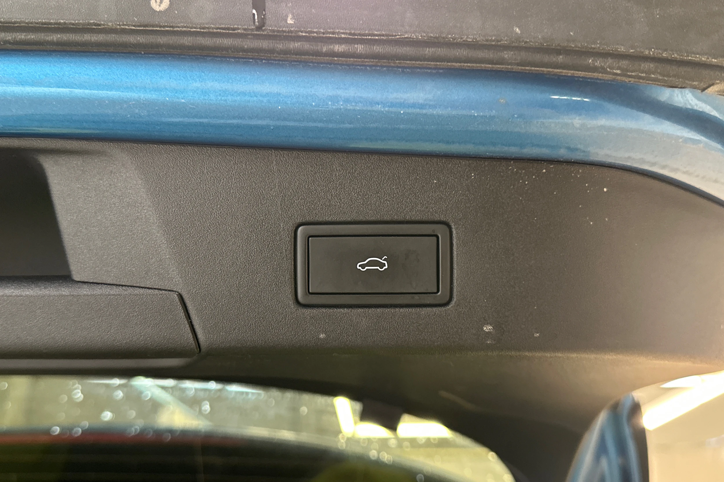 sininen Volkswagen ID.4 2024 kuva 8.