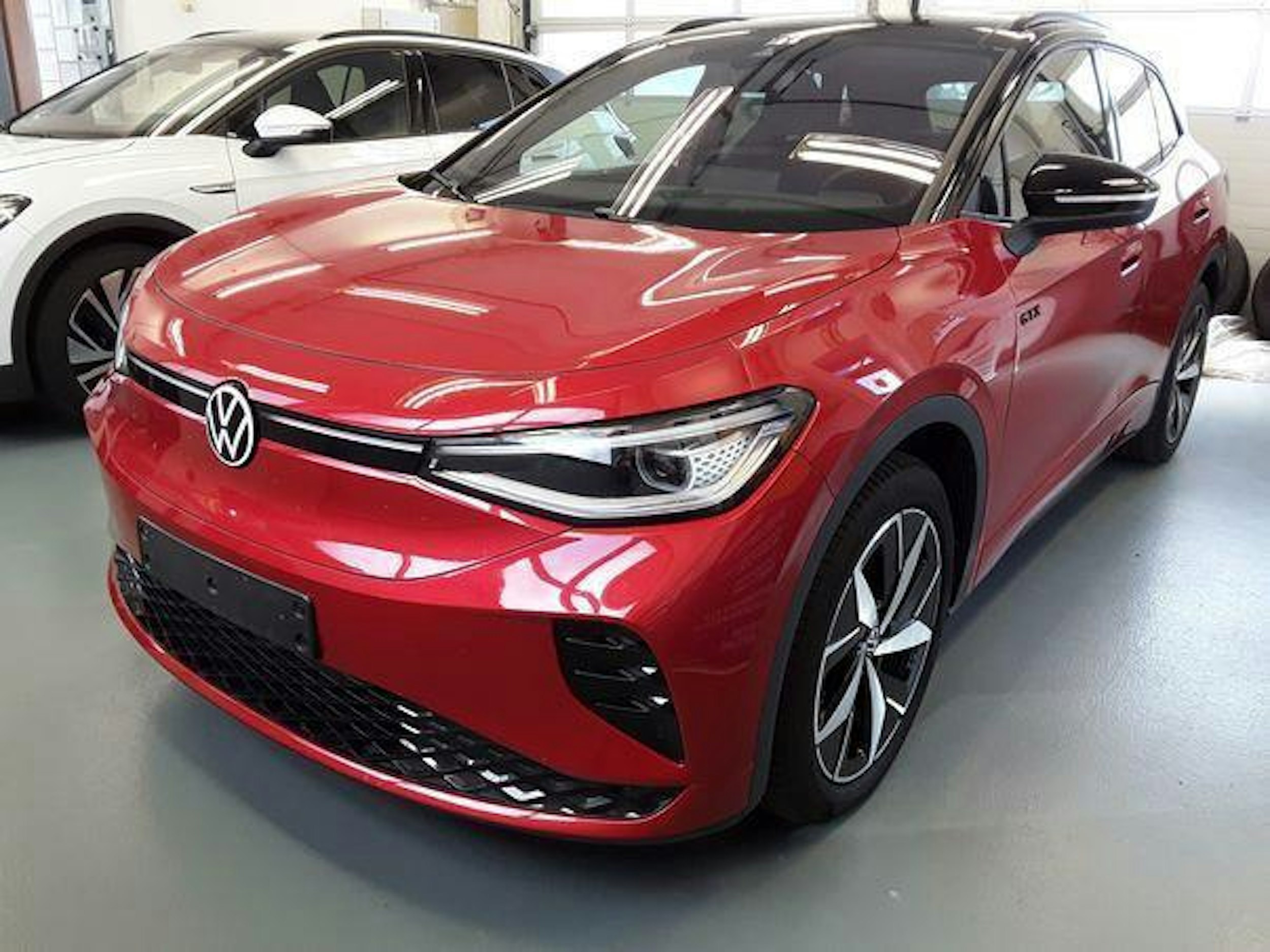 punainen Volkswagen ID.4 2024 kuva 2.