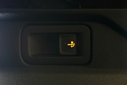 punainen Volkswagen ID.4 2024 kuva 18.