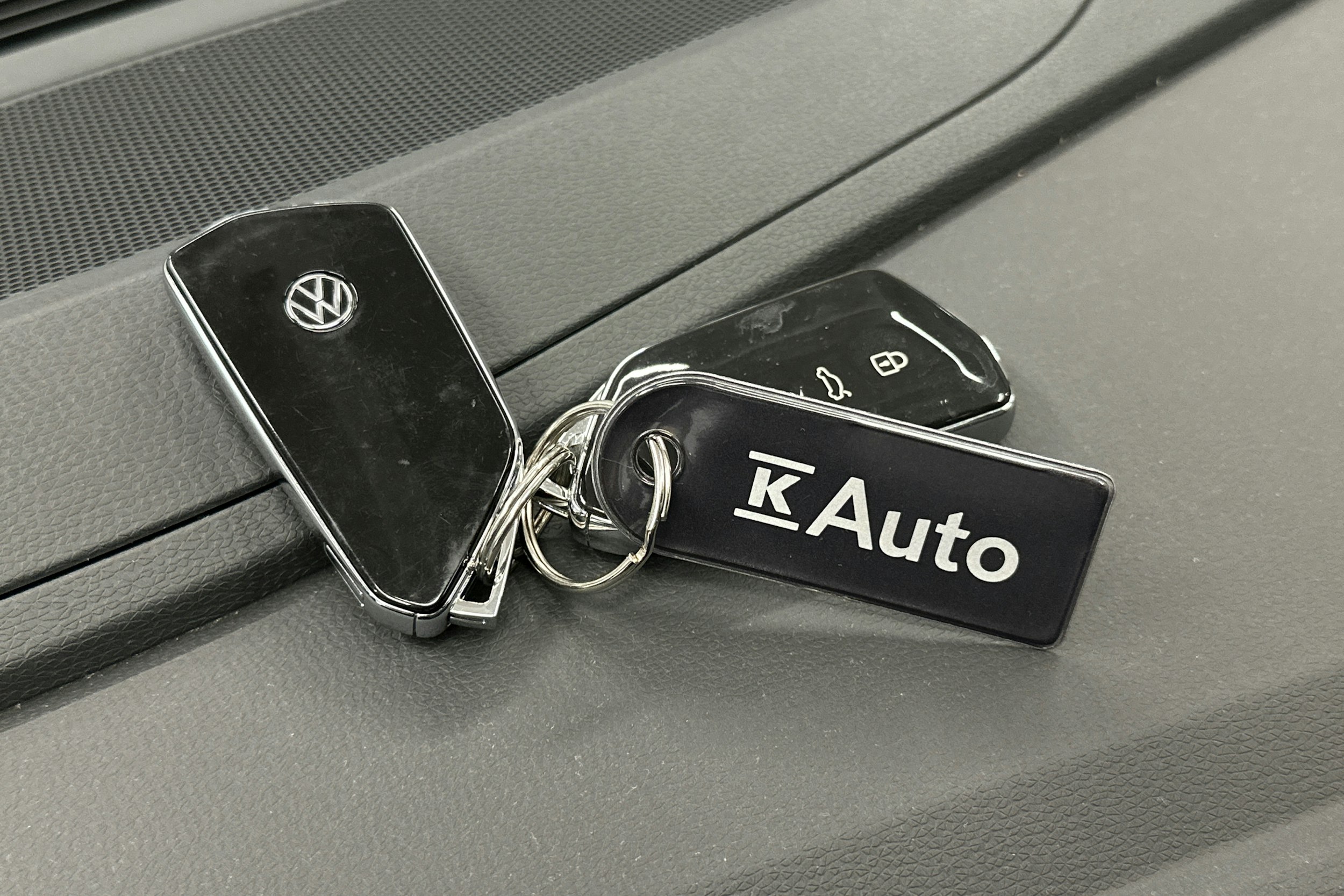 punainen Volkswagen ID.4 2024 kuva 39.