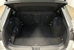 valkoinen Volkswagen ID.4 2024 kuva 14.