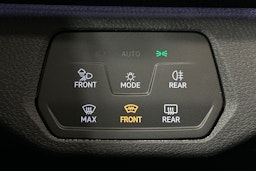 valkoinen Volkswagen ID.4 2024 kuva 21.