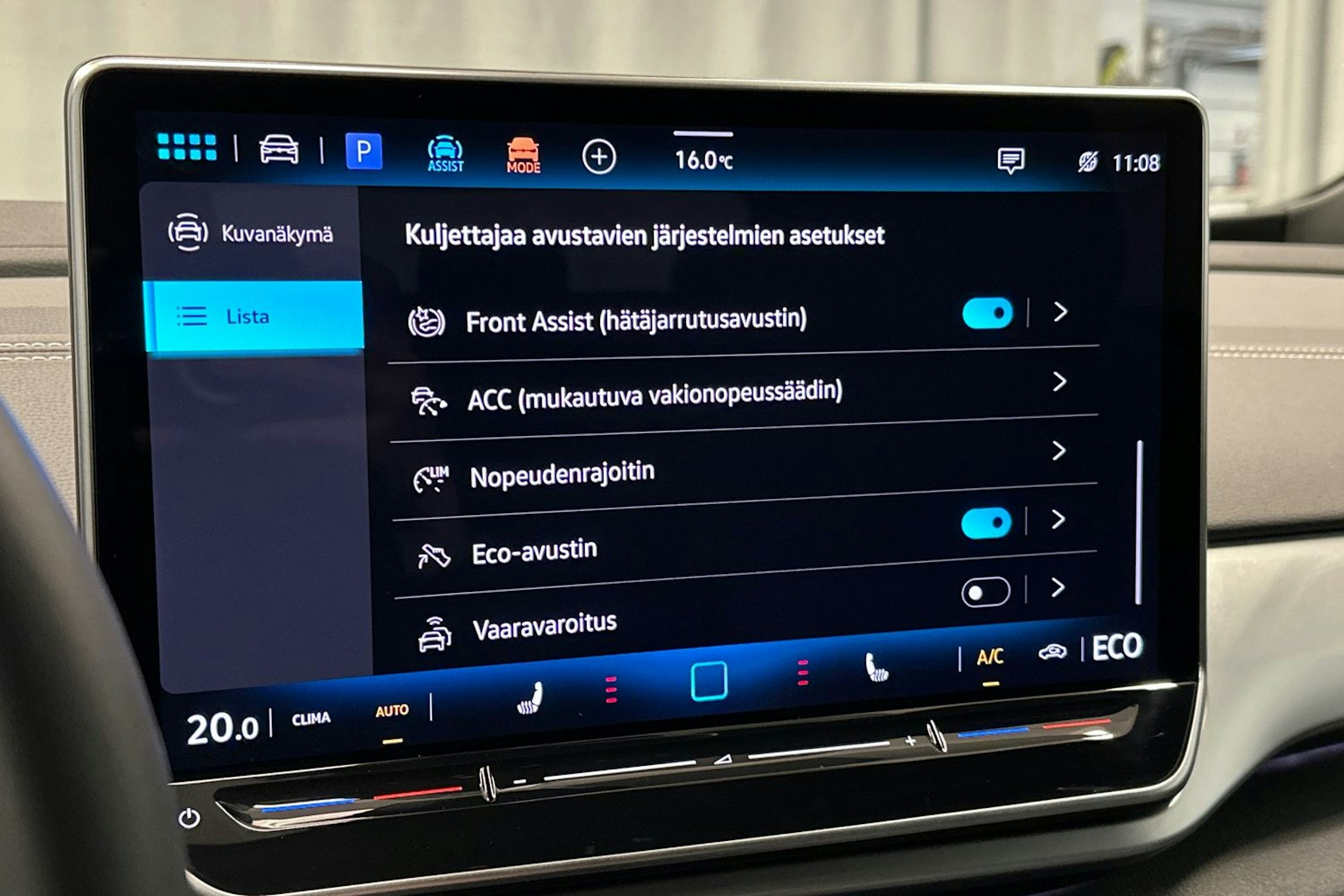 valkoinen Volkswagen ID.4 2024 kuva 29.