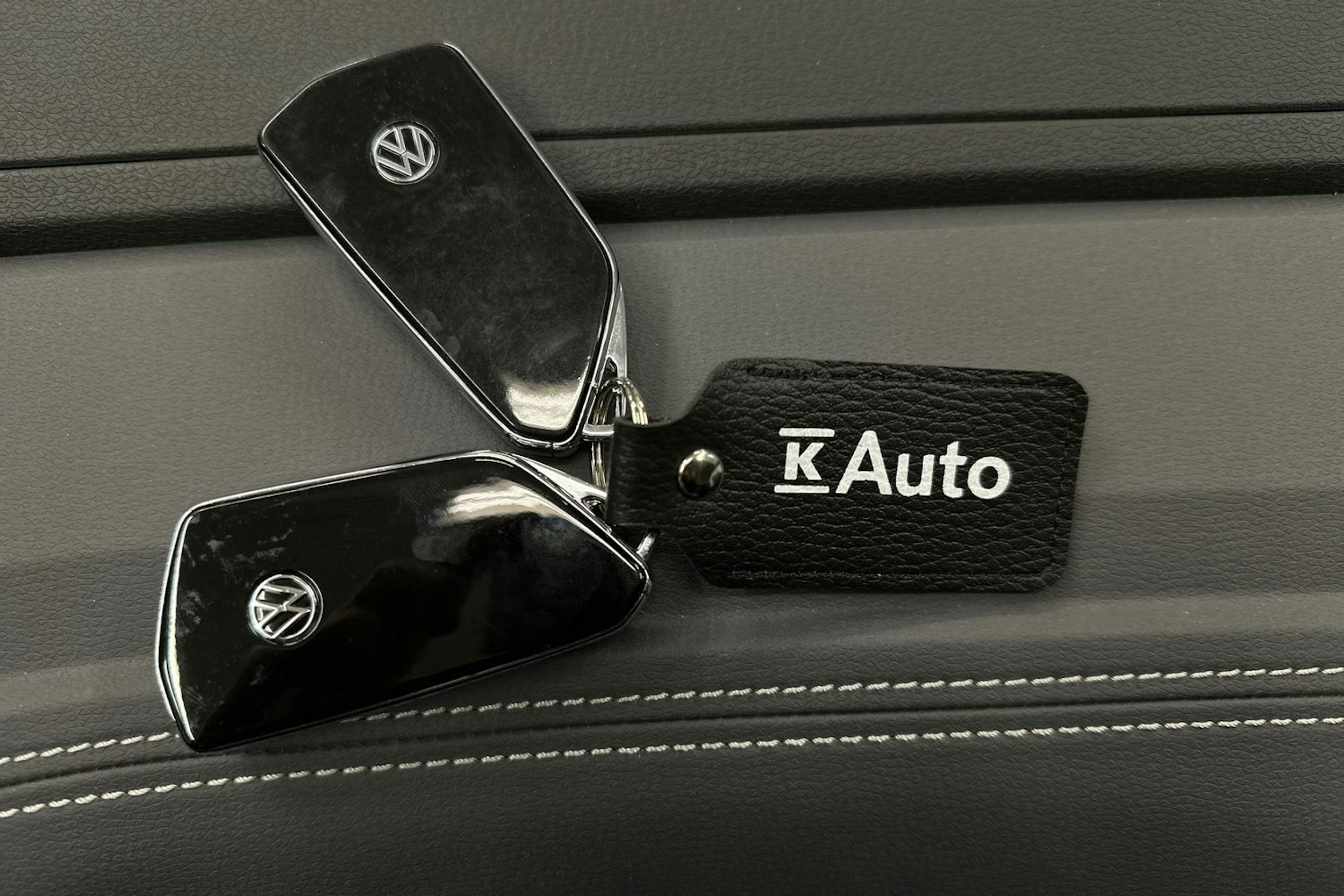 valkoinen Volkswagen ID.4 2024 kuva 34.