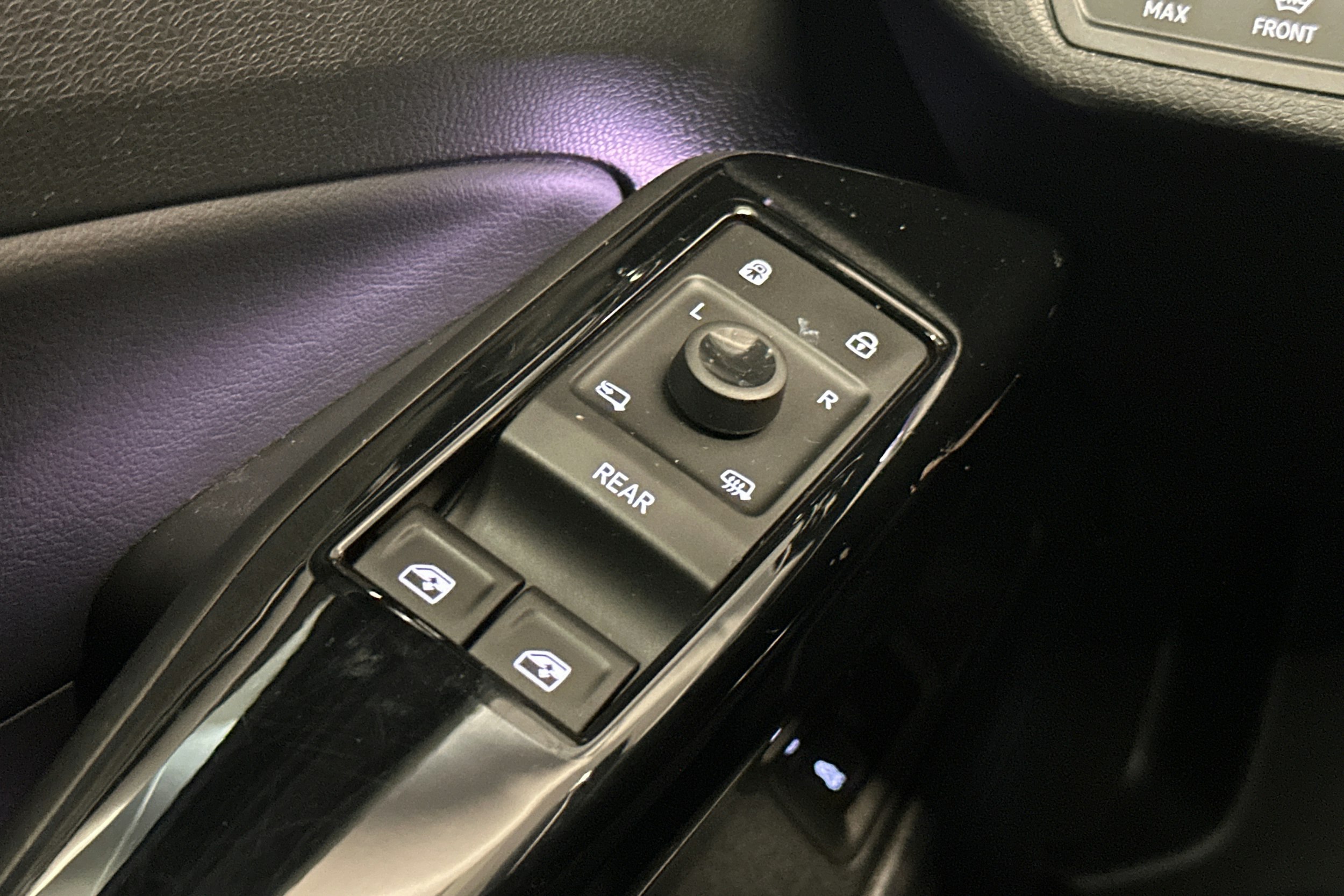 Musta Volkswagen ID.4 2024 kuva 16.