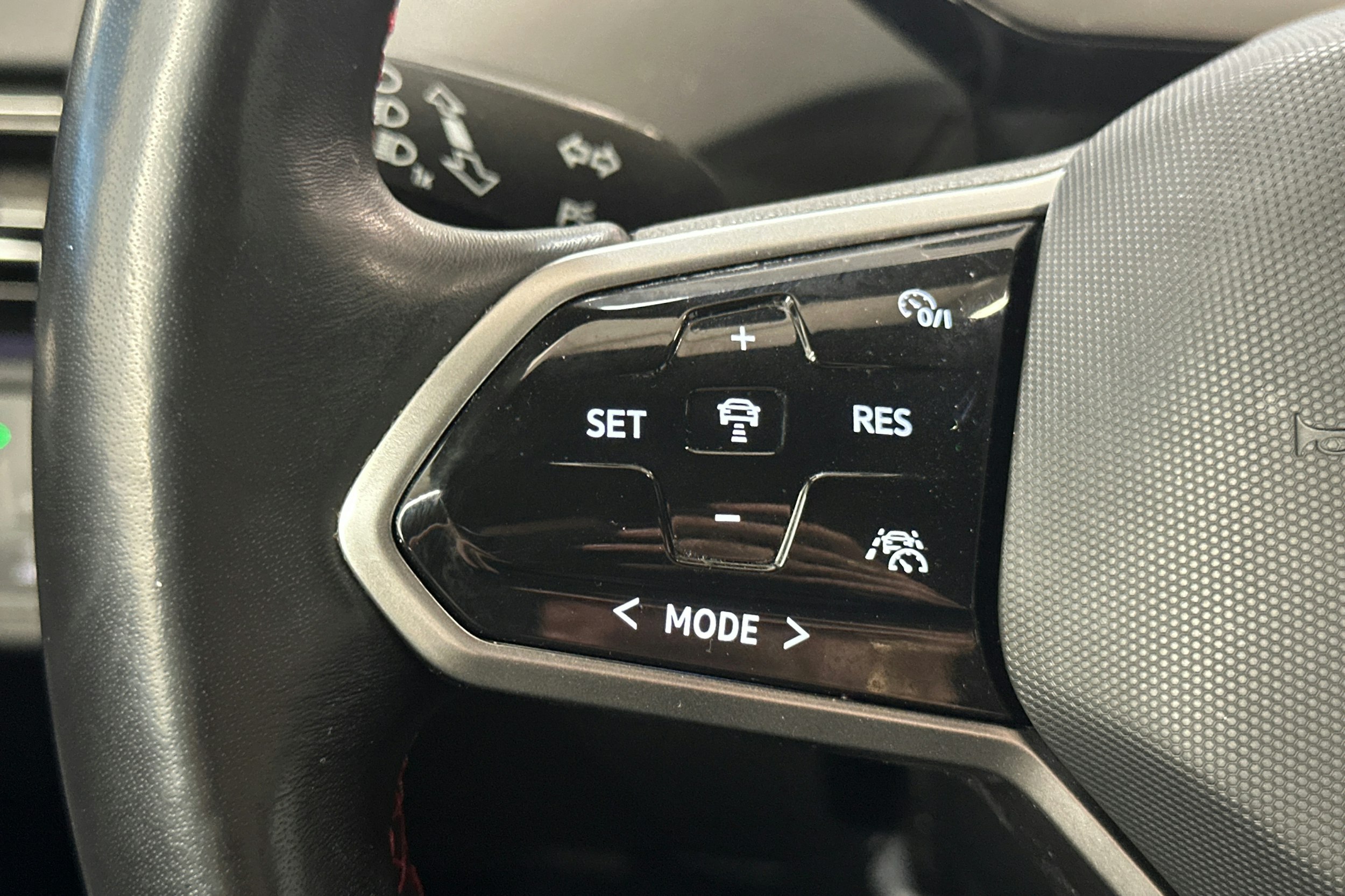 Musta Volkswagen ID.4 2024 kuva 17.