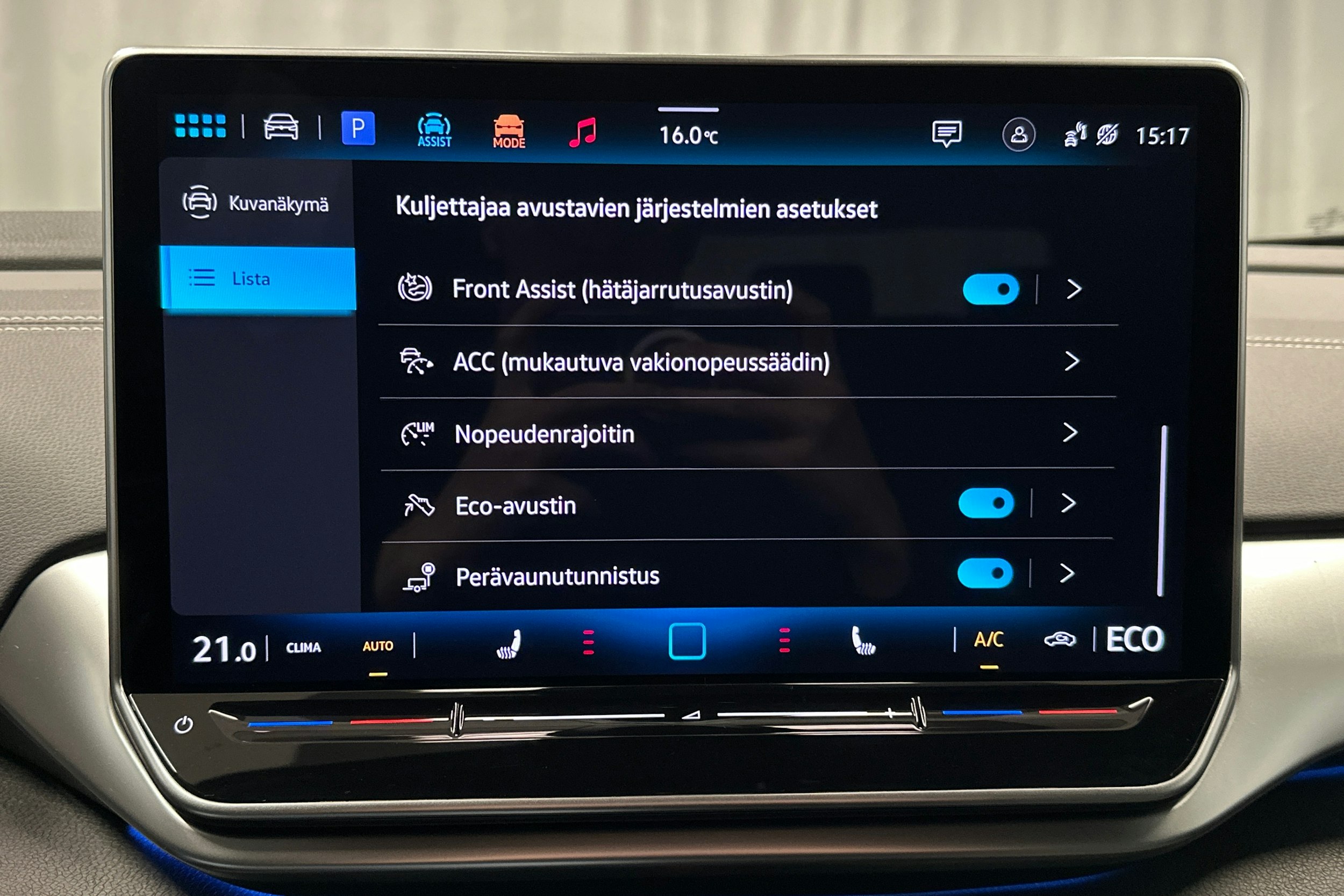 musta Volkswagen ID.4 2024 kuva 27.