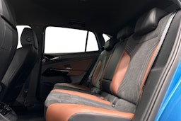 sininen Volkswagen ID.4 2024 kuva 10.