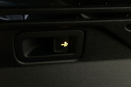 sininen Volkswagen ID.4 2024 kuva 16.