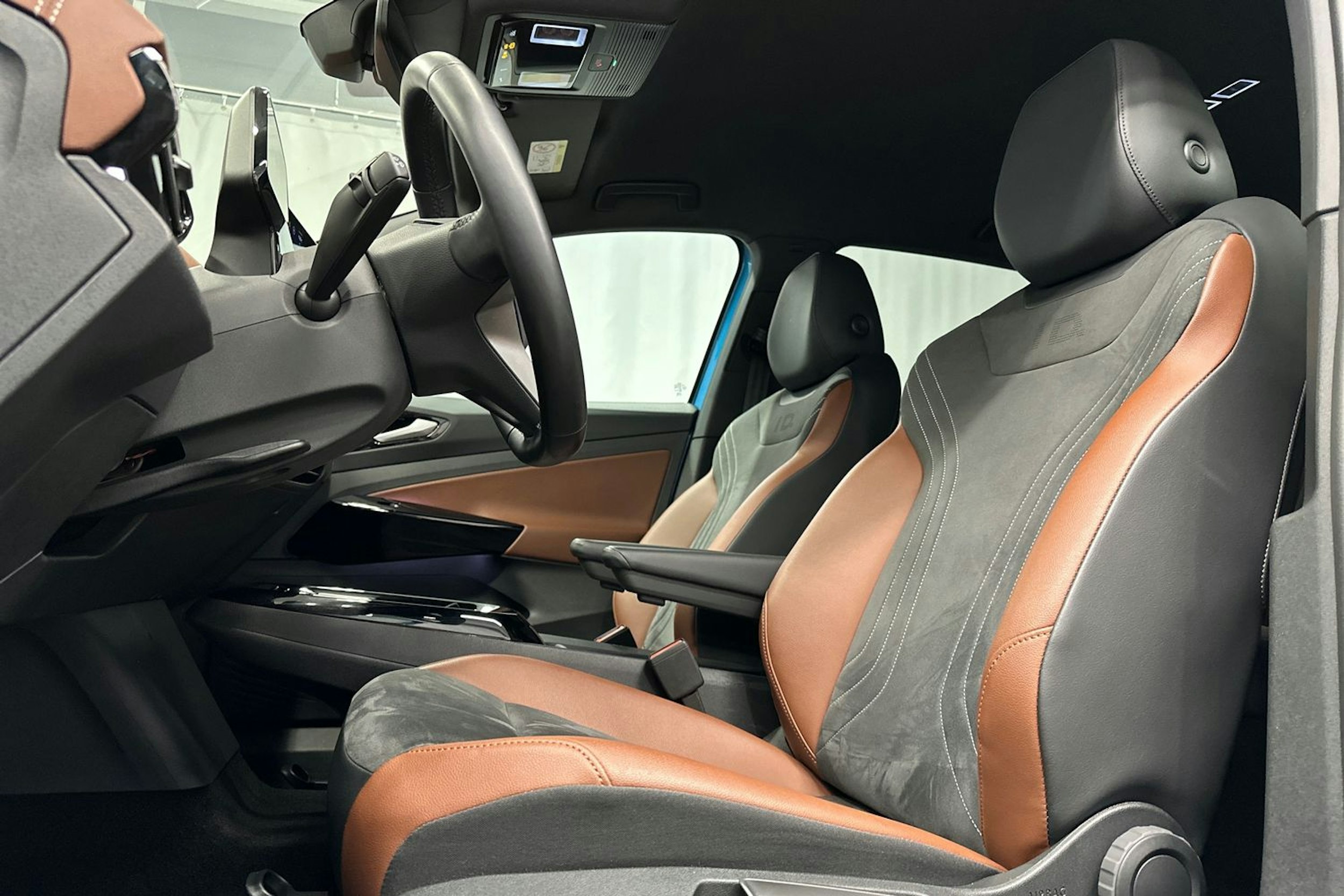 sininen Volkswagen ID.4 2024 kuva 17.