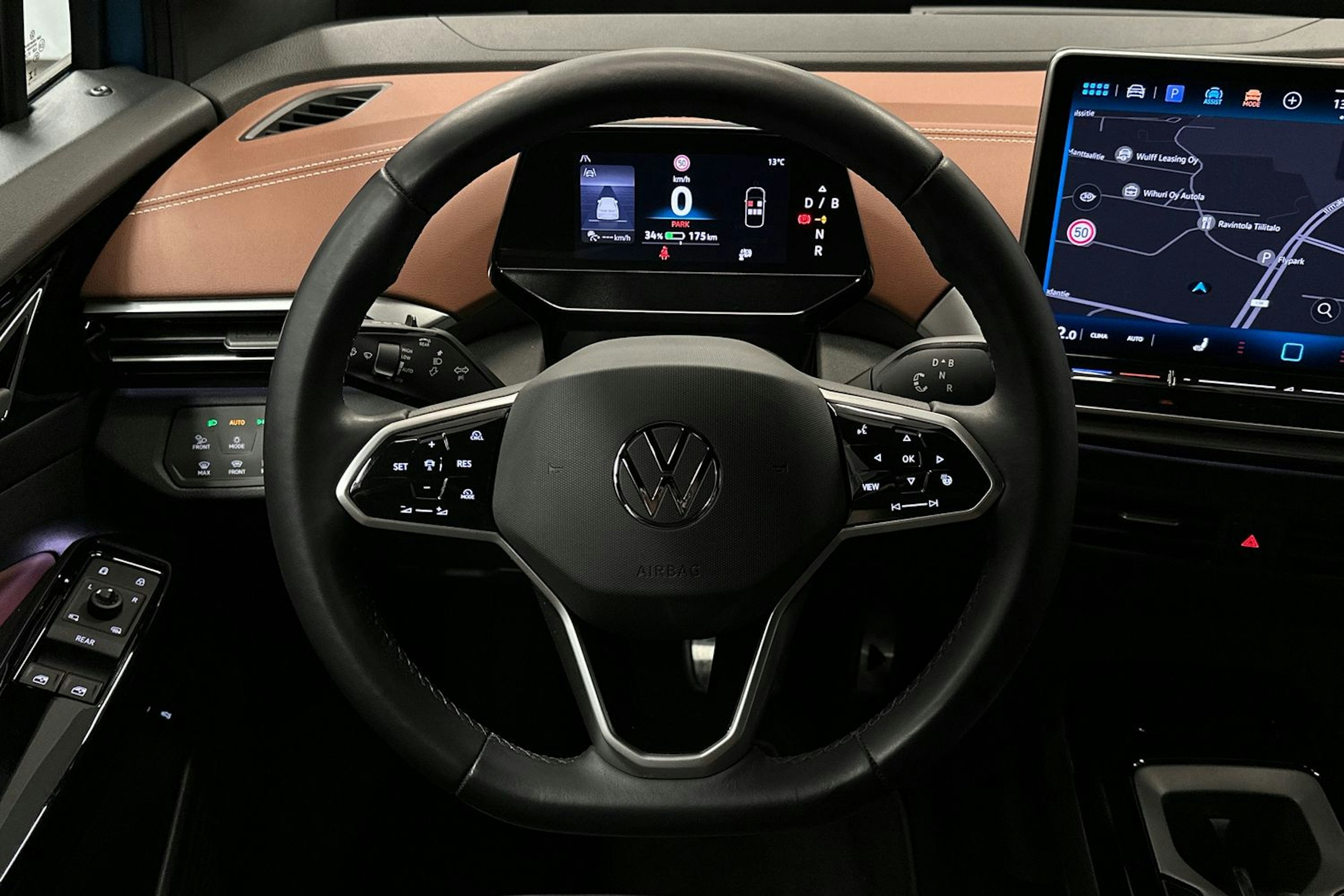 sininen Volkswagen ID.4 2024 kuva 18.
