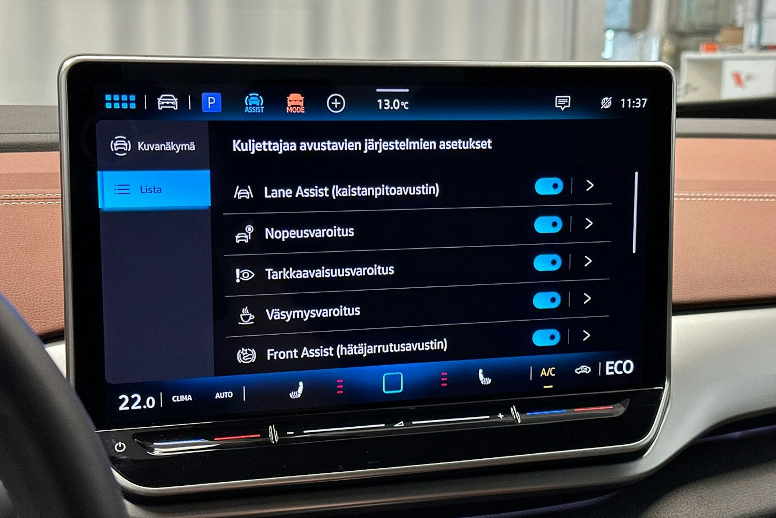 sininen Volkswagen ID.4 2024 kuva 28.