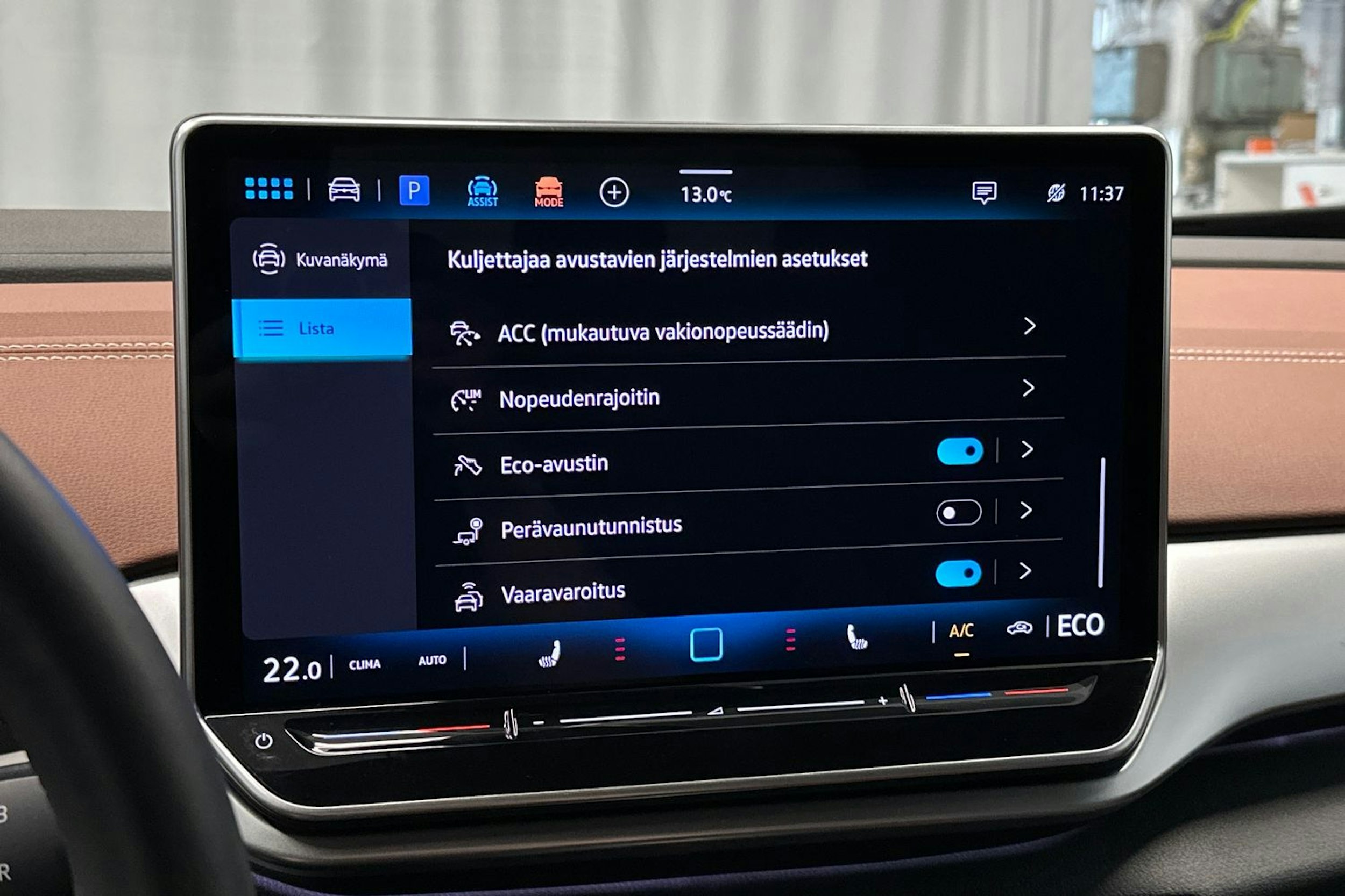 sininen Volkswagen ID.4 2024 kuva 29.