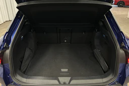 sininen Volkswagen ID.4 2024 kuva 11.