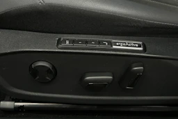 sininen Volkswagen ID.4 2024 kuva 16.