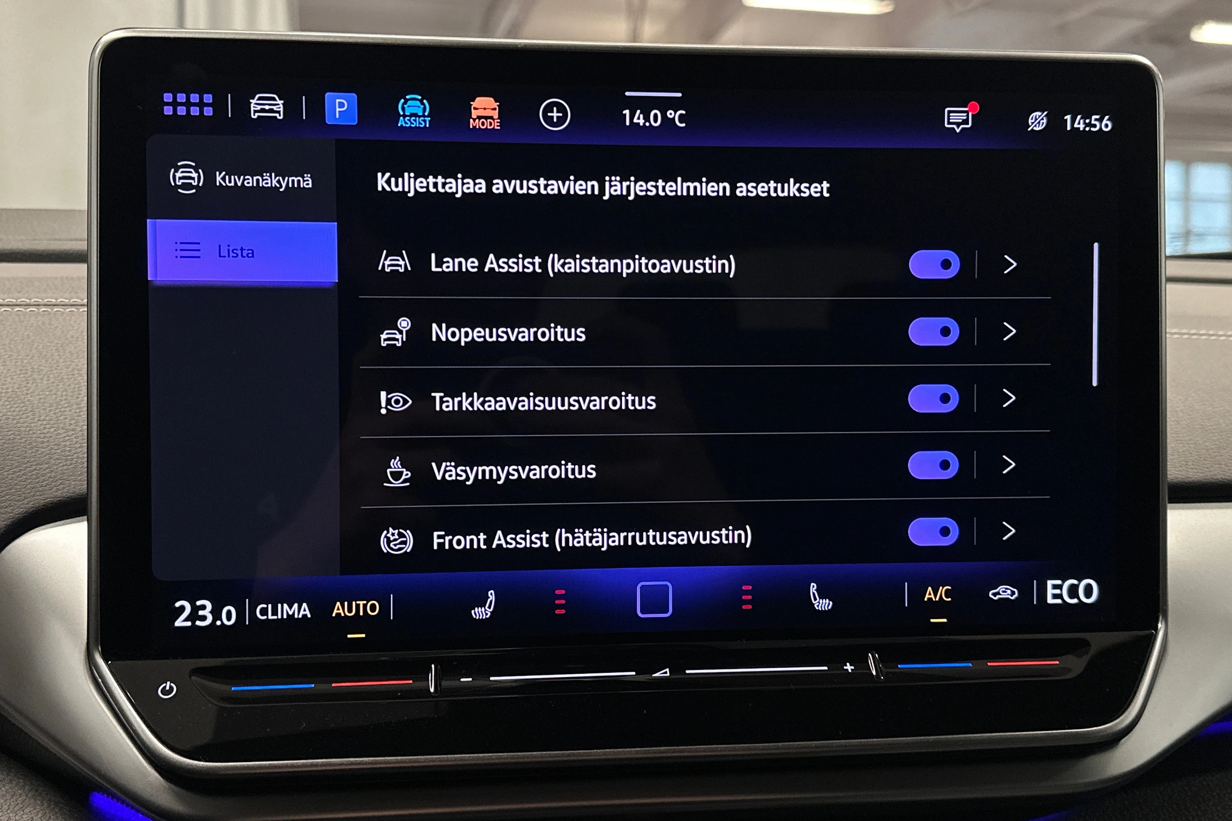 sininen Volkswagen ID.4 2024 kuva 27.