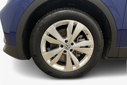 sininen Volkswagen ID.4 2024 kuva 11.