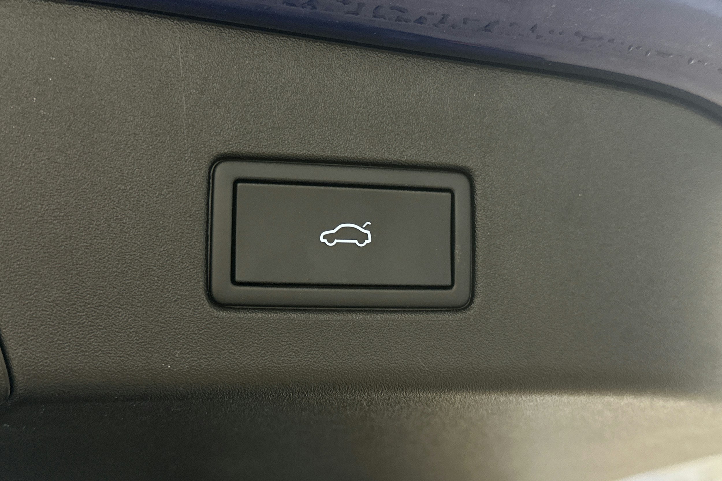 sininen Volkswagen ID.4 2024 kuva 15.