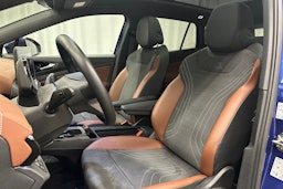 sininen Volkswagen ID.4 2024 kuva 16.