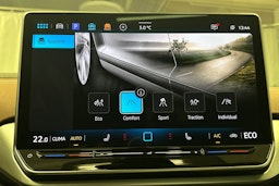 sininen Volkswagen ID.4 2024 kuva 29.