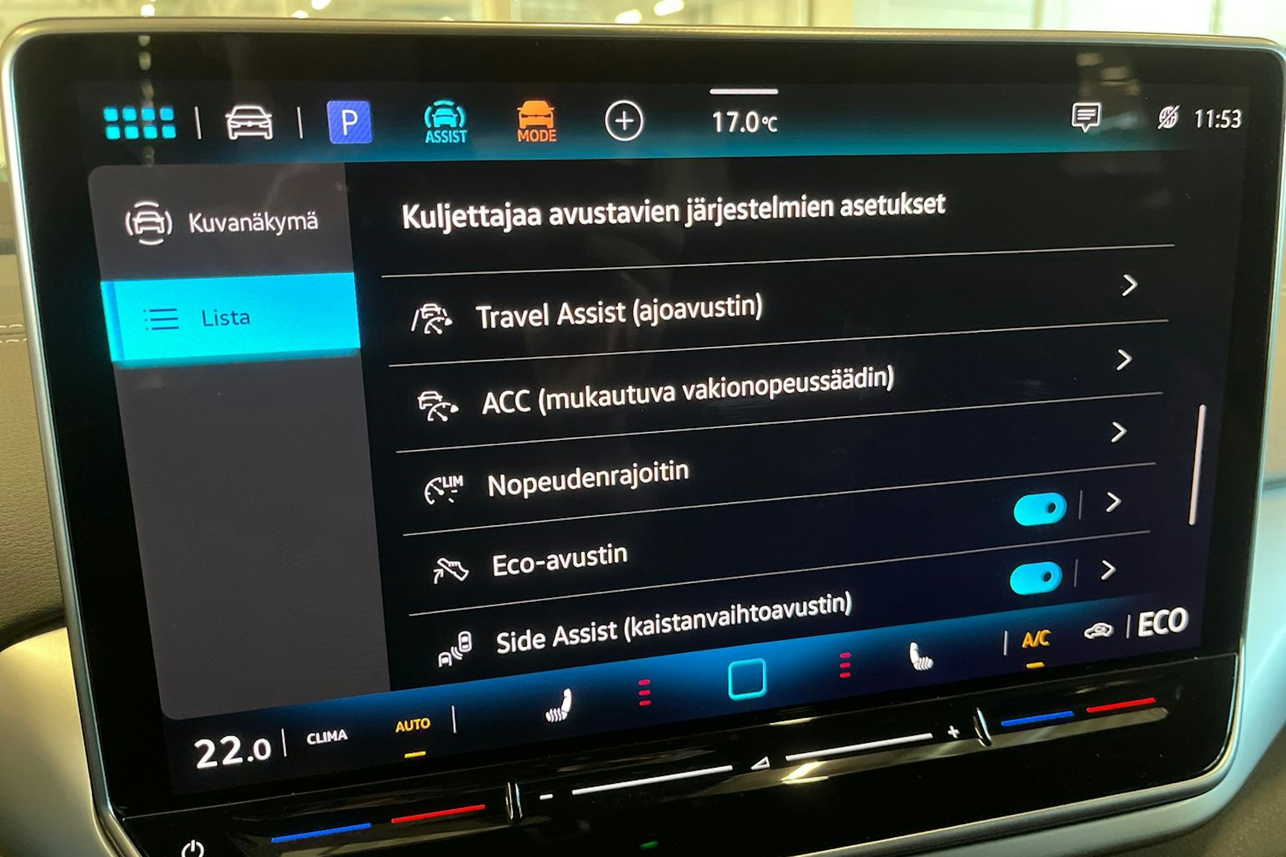sininen Volkswagen ID.4 2024 kuva 30.