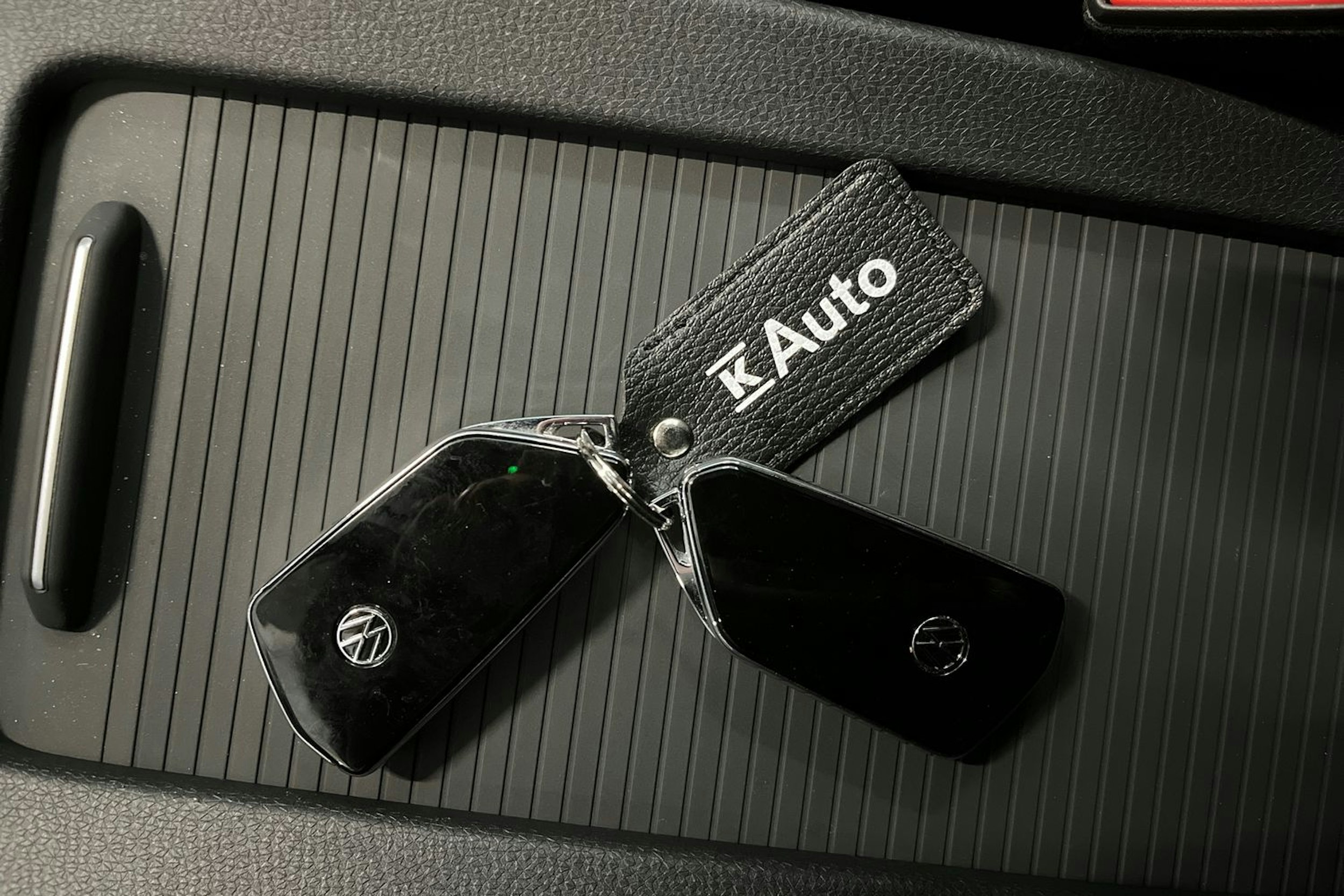 sininen Volkswagen ID.4 2024 kuva 40.