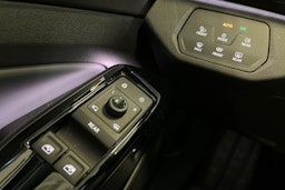 sininen Volkswagen ID.4 2024 kuva 41.