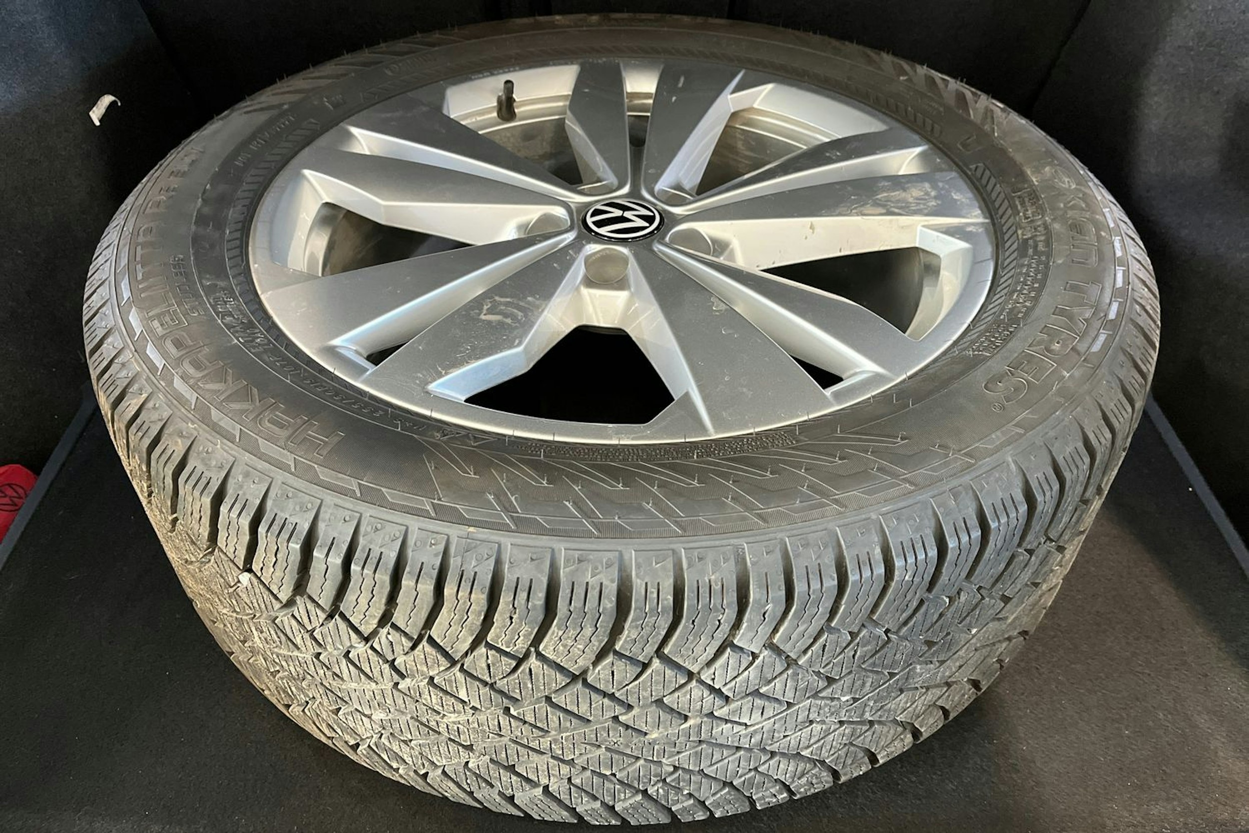 sininen Volkswagen ID.4 2024 kuva 43.