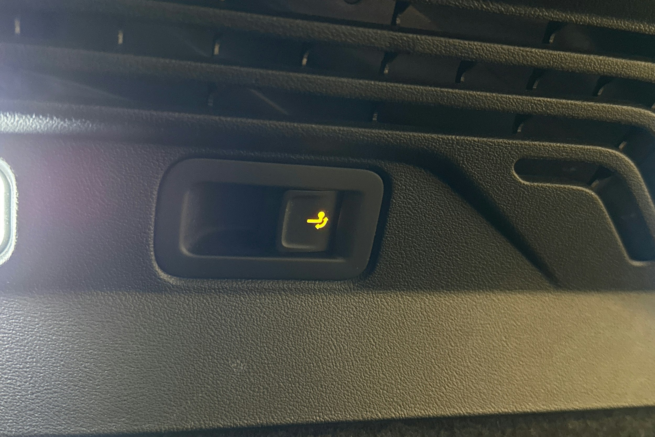 sininen Volkswagen ID.4 2024 kuva 12.