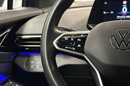 sininen Volkswagen ID.4 2024 kuva 16.