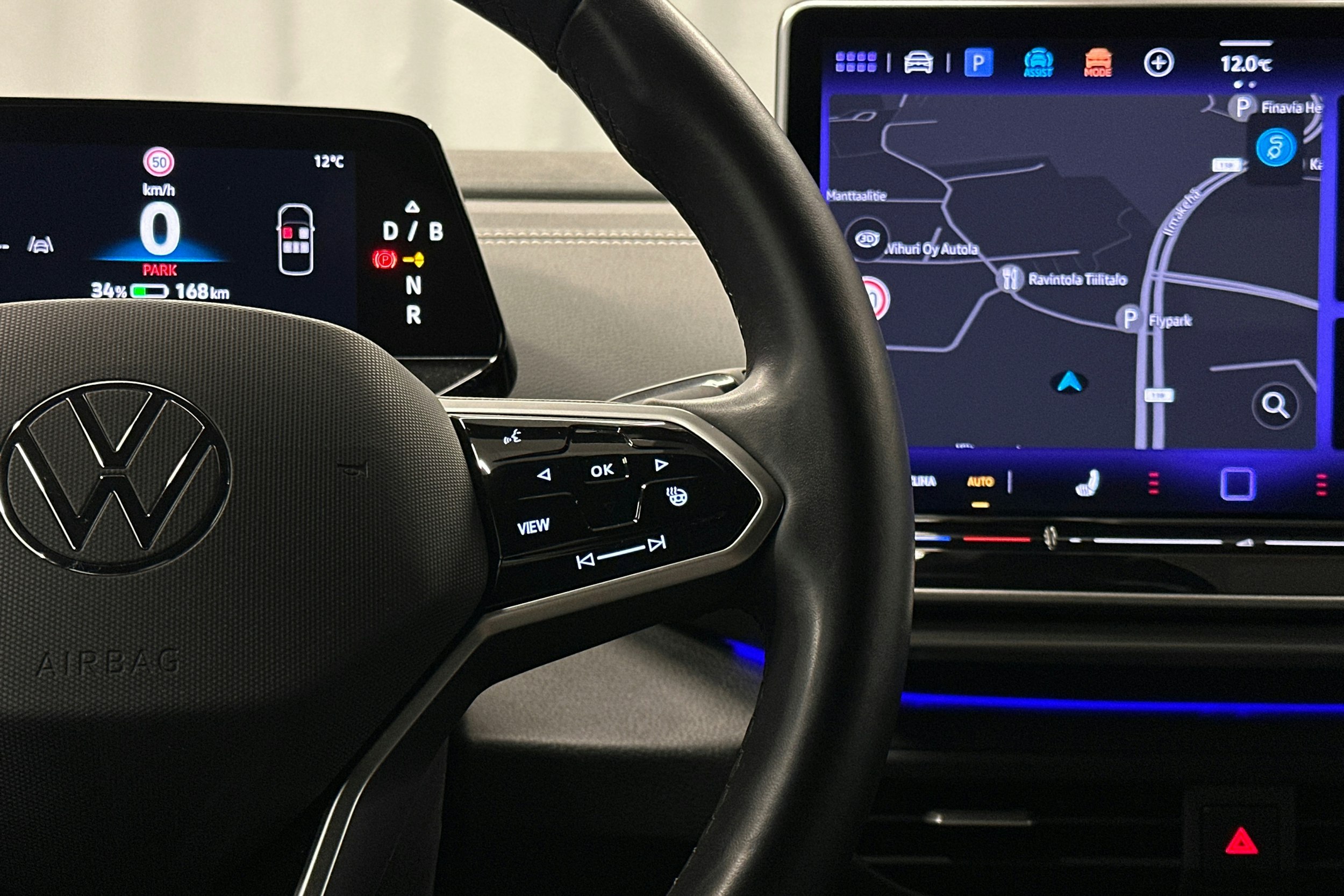 sininen Volkswagen ID.4 2024 kuva 17.