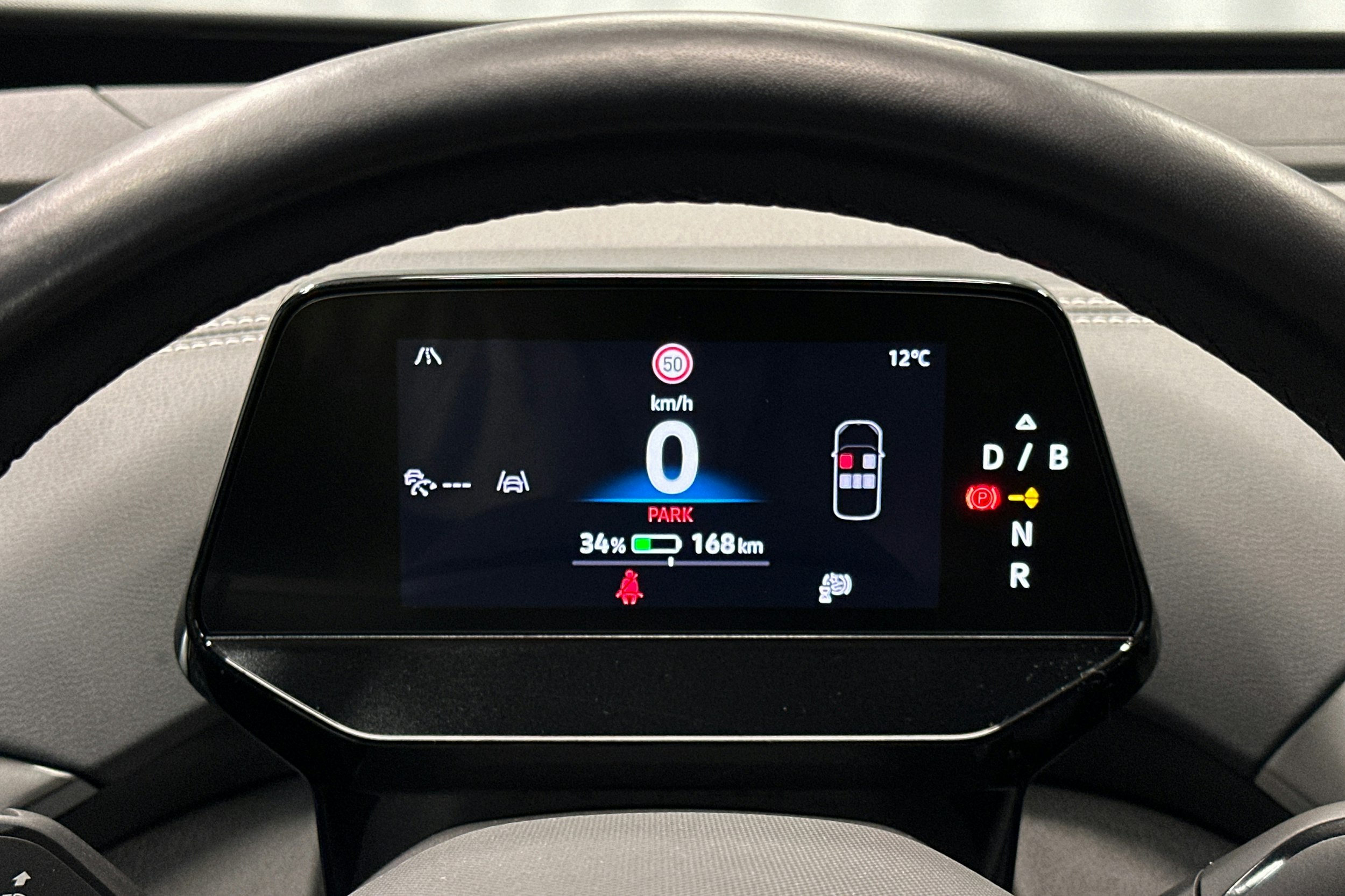 sininen Volkswagen ID.4 2024 kuva 18.