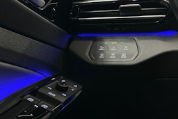 sininen Volkswagen ID.4 2024 kuva 19.