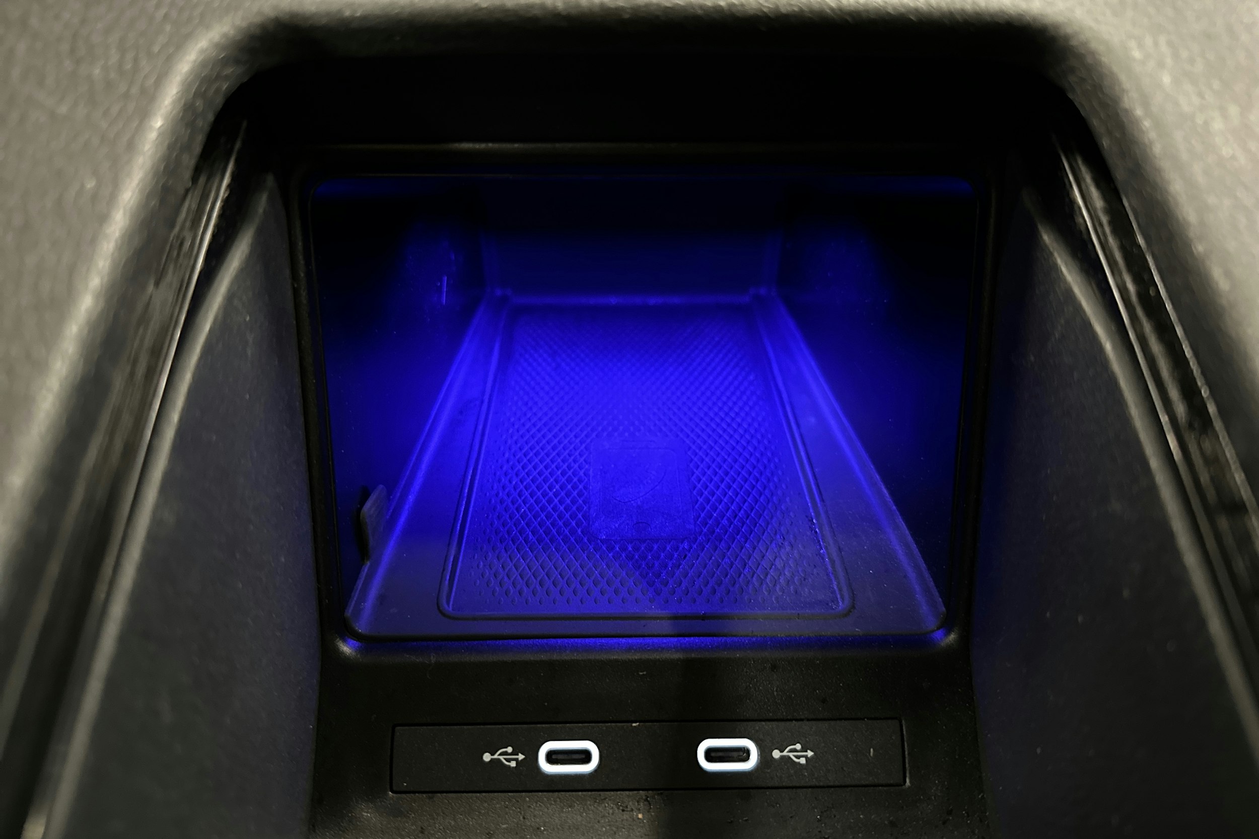 sininen Volkswagen ID.4 2024 kuva 20.