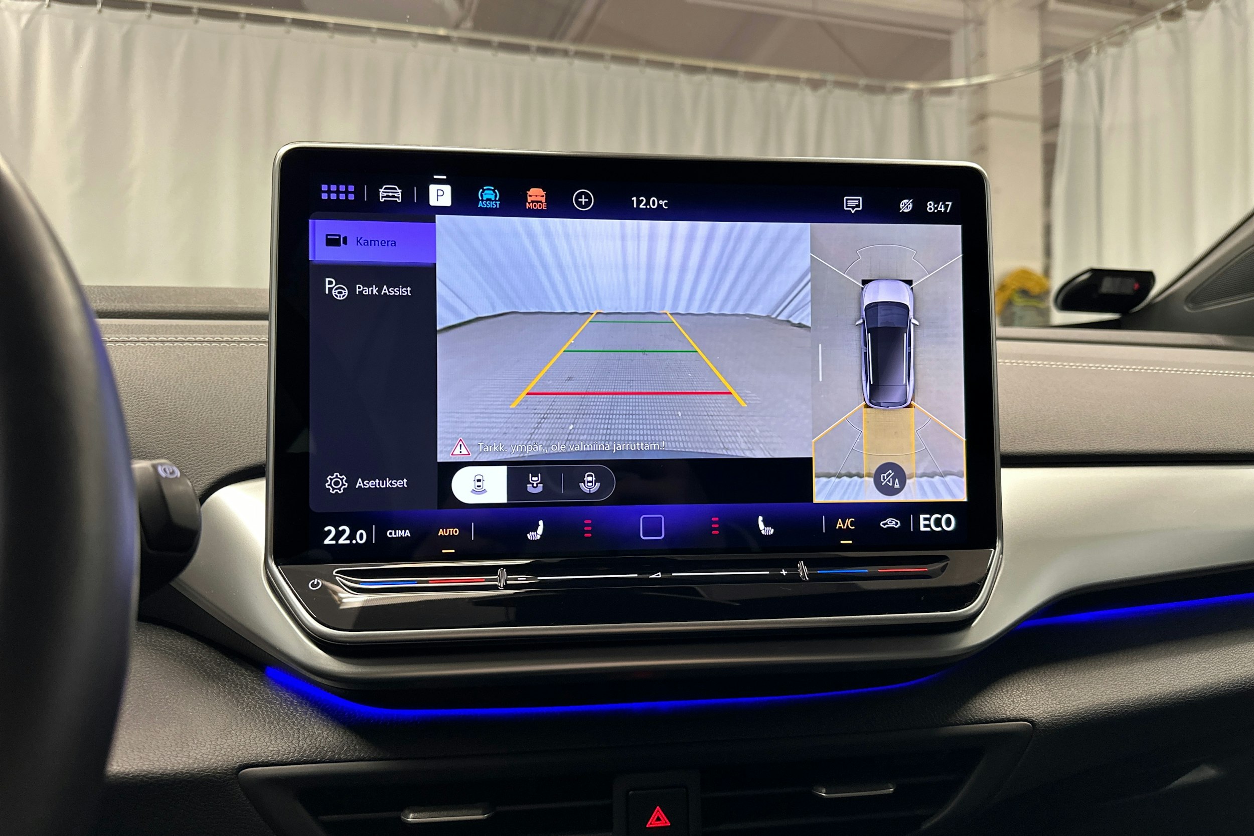 sininen Volkswagen ID.4 2024 kuva 30.