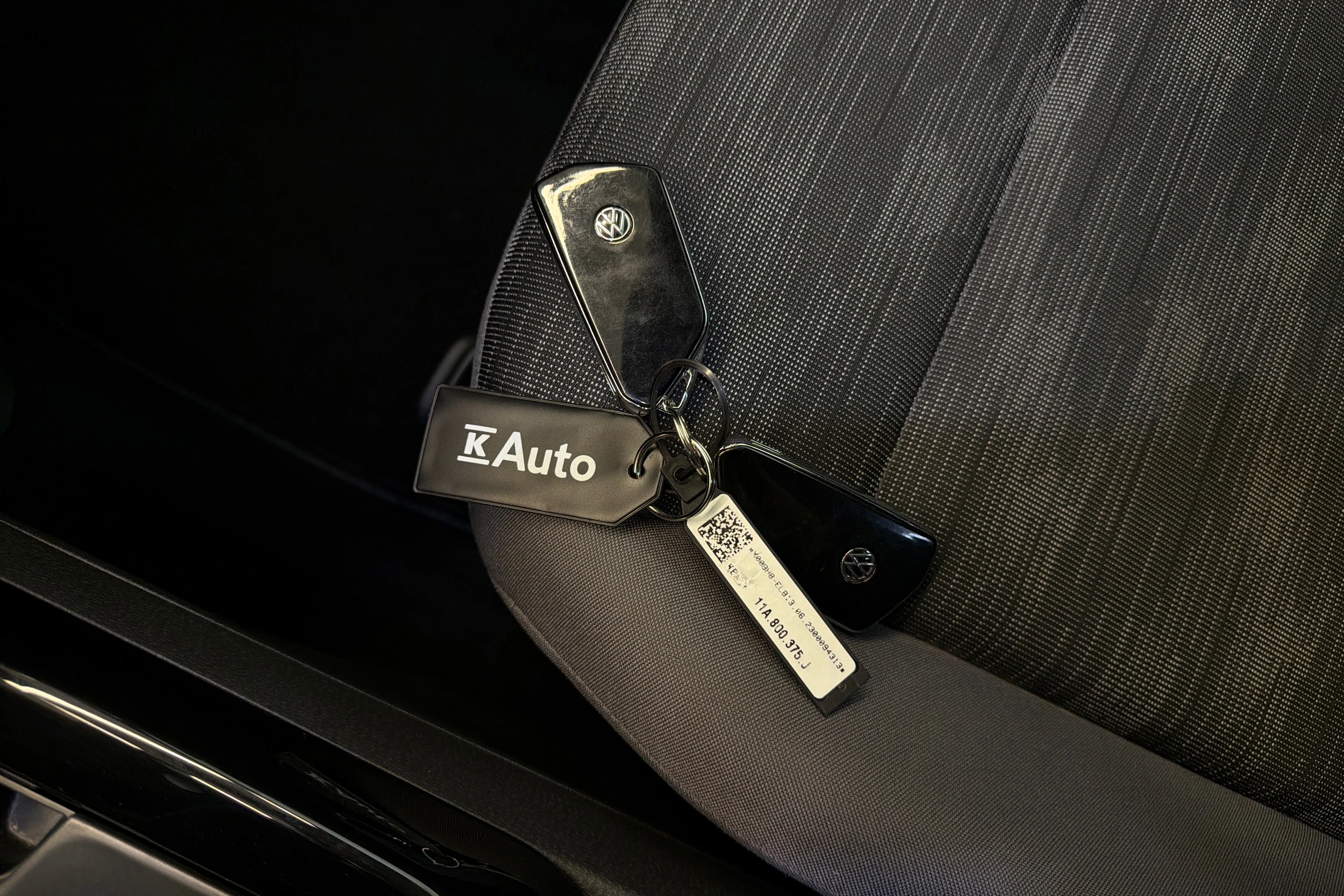 Valkoinen Volkswagen ID.4 2024 kuva 38.