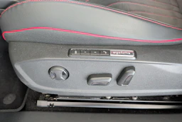 harmaa Volkswagen ID.4 2024 kuva 16.