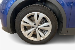 sininen Volkswagen ID.4 2024 kuva 11.