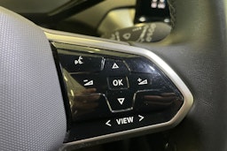 sininen Volkswagen ID.4 2024 kuva 16.