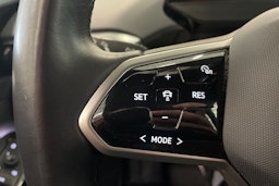 sininen Volkswagen ID.4 2024 kuva 17.