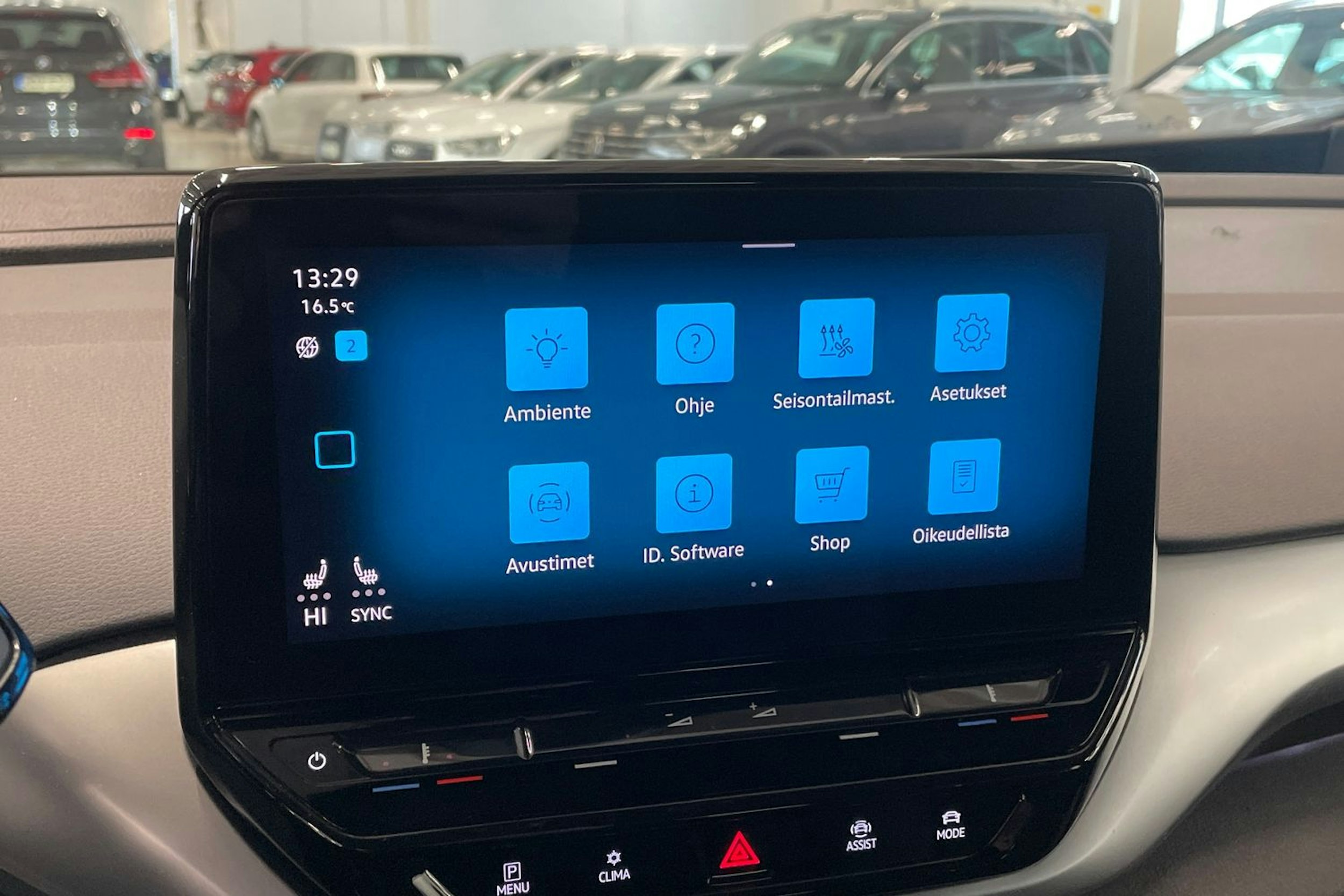 sininen Volkswagen ID.4 2024 kuva 24.