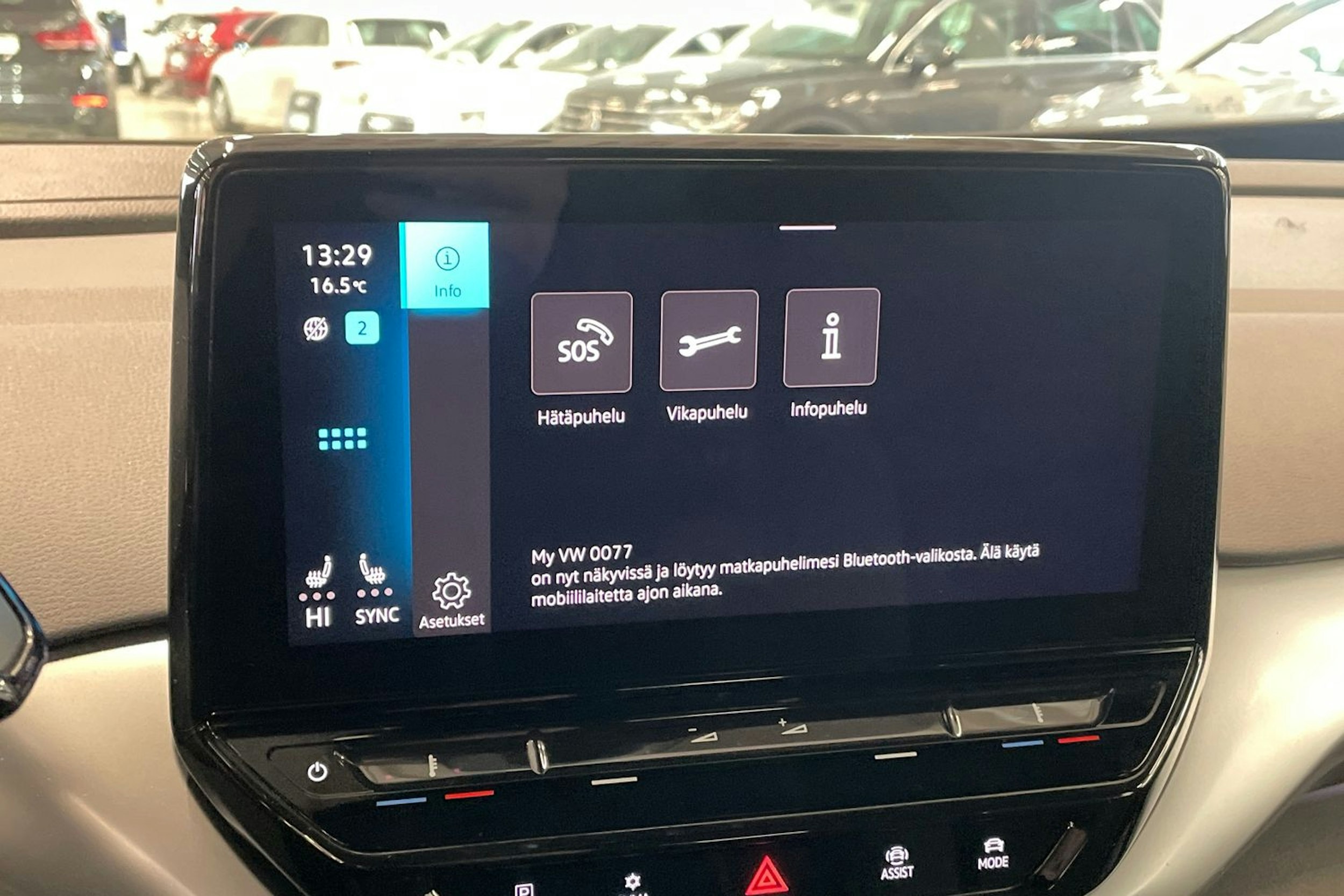 sininen Volkswagen ID.4 2024 kuva 25.