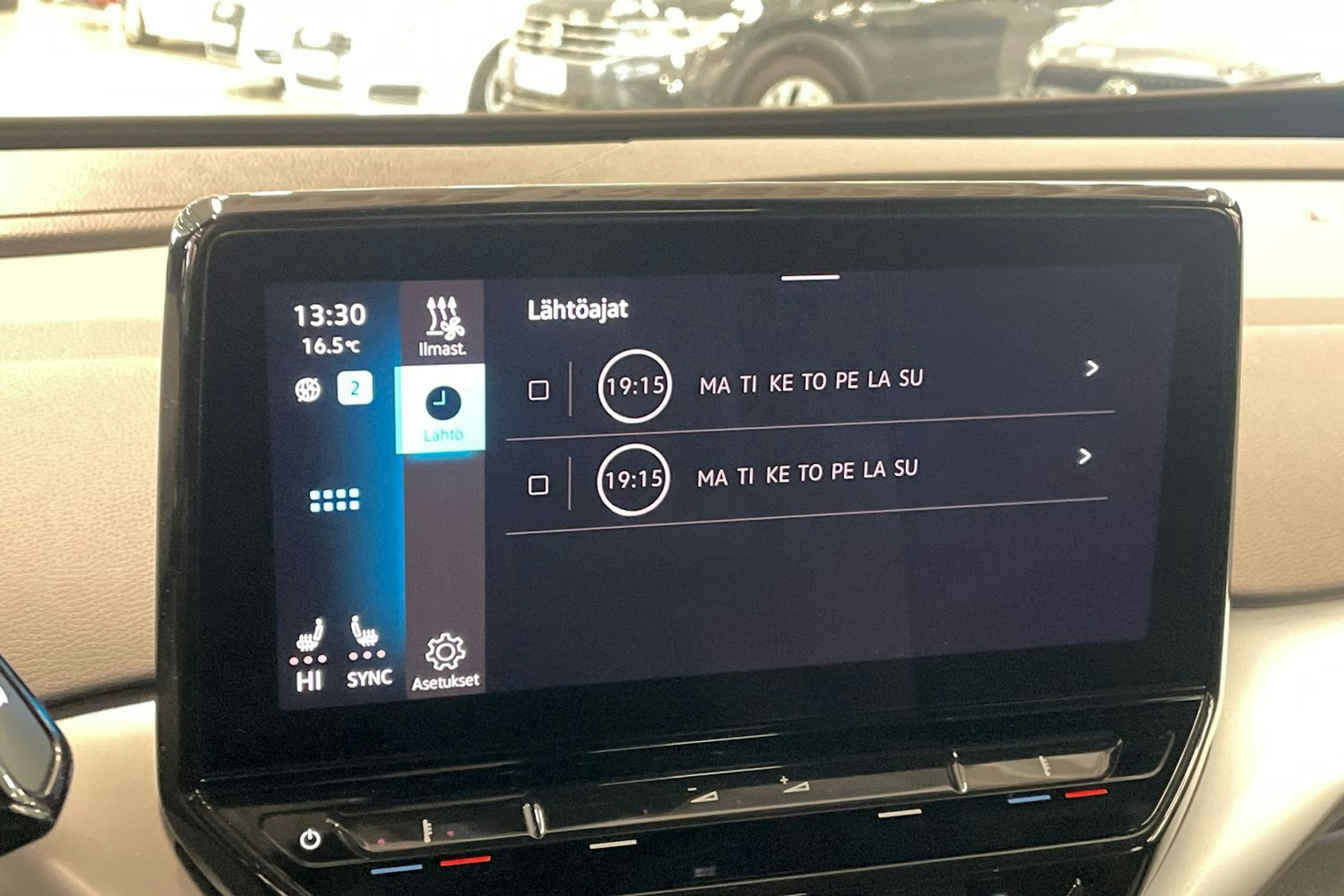 sininen Volkswagen ID.4 2024 kuva 30.